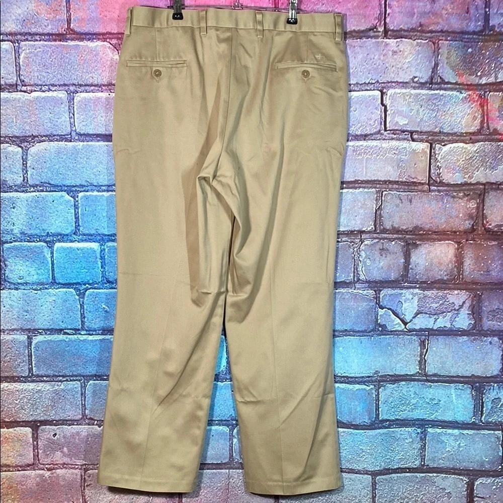 NWT Dockers Men's Khaki Pants W36 L30
